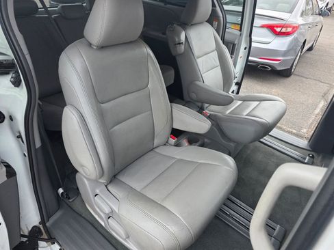 Used 2017 Toyota Sienna XLE w/ XLE Navigation Package image 29