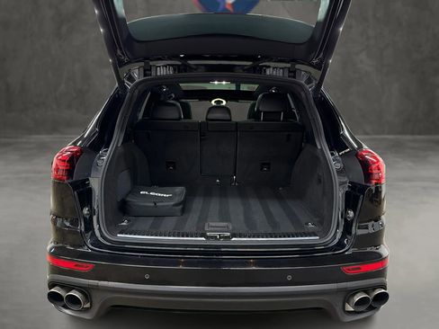 Used 2017 Porsche Cayenne S AWD/4WD image 12