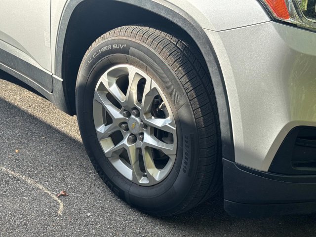 Used 2020 Chevrolet Traverse LS w/ LPO, Floor Liner Package FWD image 4