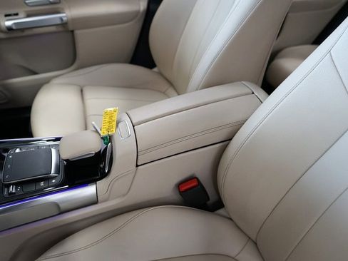 Used 2021 Mercedes-Benz GLB 250 GLB 250 image 26