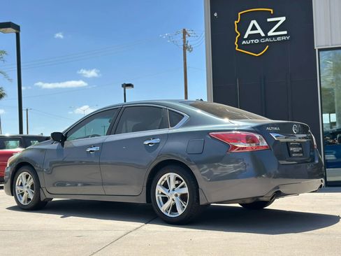 Used 2013 Nissan Altima 2.5 SV FWD image 6
