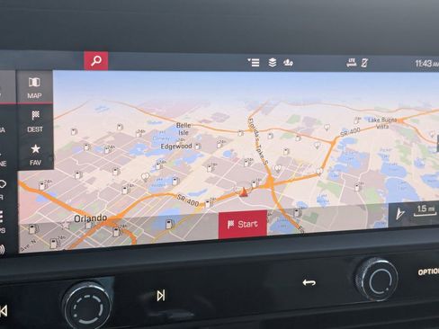 Used 2024 Porsche Macan GTS image 8