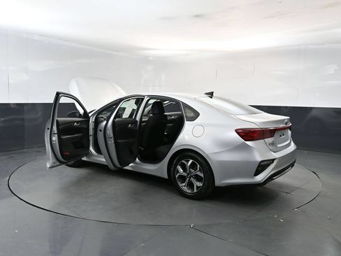 Used 2020 Kia Forte LXS FWD image 28