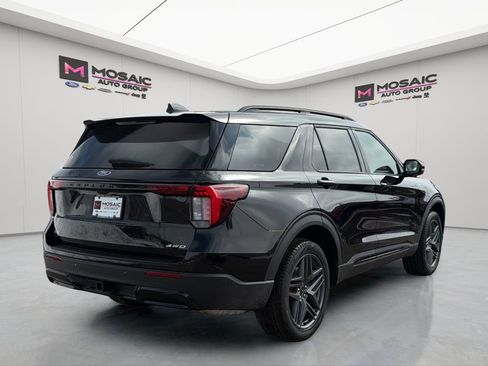 New 2026 Ford Explorer ST-Line image 8