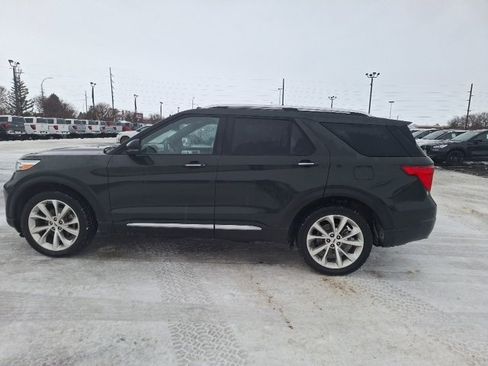 Used 2022 Ford Explorer Platinum w/ Equipment Group 601A image 5
