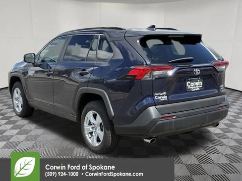 Used 2021 Toyota RAV4 XLE AWD/4WD image 16
