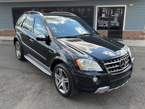 Used 2010 Mercedes-Benz ML 63 AMG 4MATIC image 3