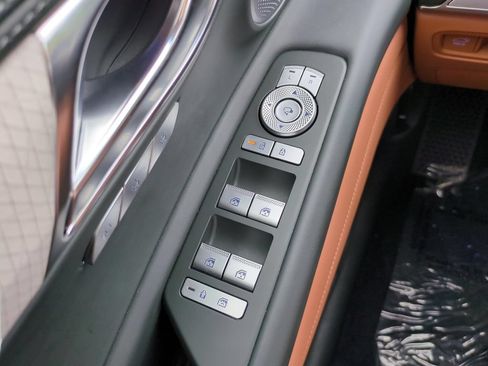 Used 2025 Genesis GV80 2.5T Prestige AWD/4WD image 21