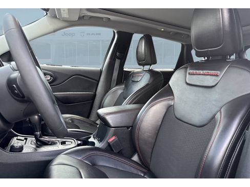 Used 2022 Jeep Cherokee Trailhawk w/ Sun, Sound & Nav Group AWD/4WD image 10