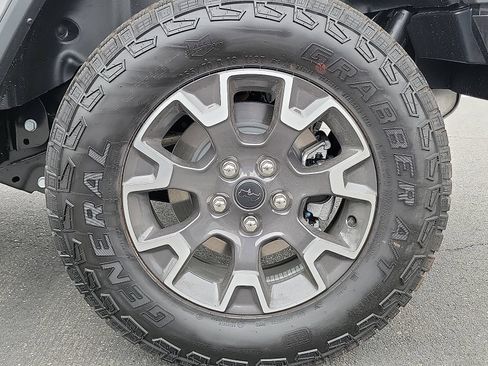 New 2025 Jeep Wrangler Unlimited Sahara AWD/4WD image 19