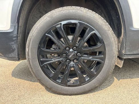 Used 2022 GMC Acadia SLT w/ Elevation Edition AWD/4WD image 8