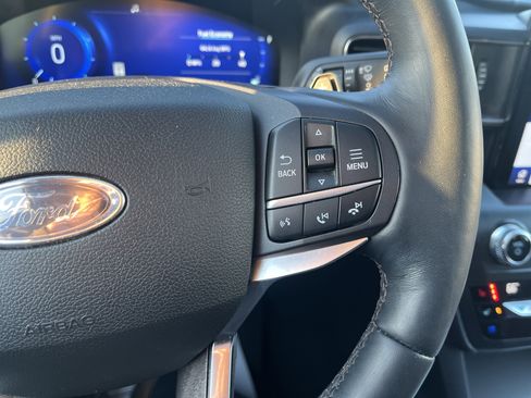 Used 2020 Ford Explorer Platinum w/ Premium Technology Package image 25