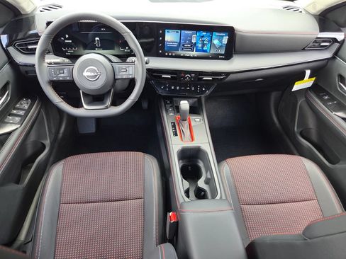 New 2026 Nissan Kicks SR w/ SR Premium Package FWD image 6