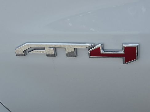 Used 2025 GMC Sierra 1500 AT4 image 8