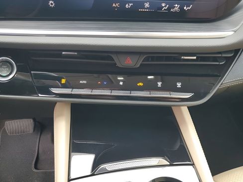 Used 2025 Buick Envision Preferred image 40