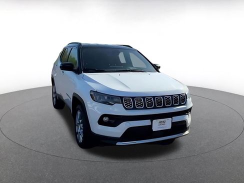 Used 2025 Jeep Compass Limited image 3
