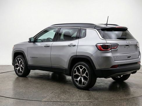 Used 2025 Jeep Compass Limited image 6