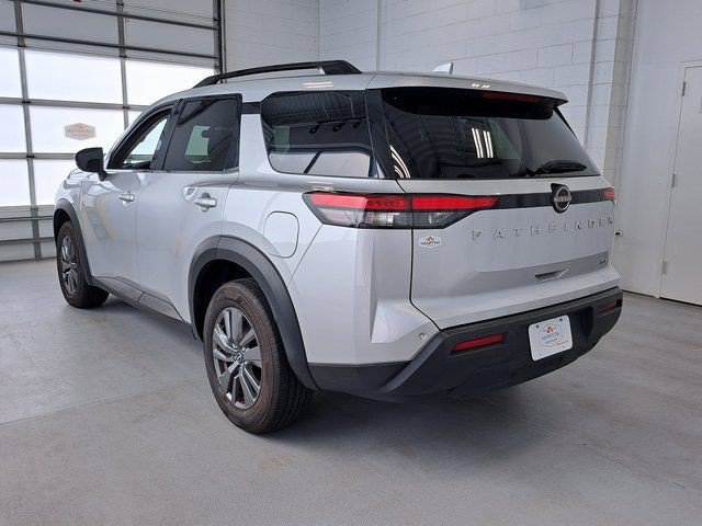 Used 2023 Nissan Pathfinder SV FWD image 7