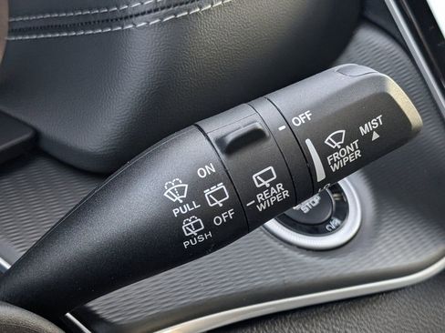 Used 2025 Jeep Grand Cherokee Laredo X w/ Trailer Tow Package image 26