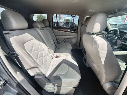 Used 2025 Volkswagen Atlas SE FWD image 26