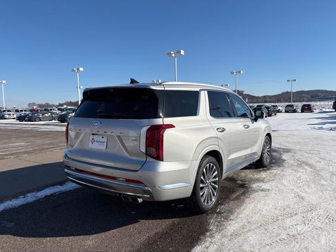 Used 2024 Hyundai Palisade Calligraphy image 5