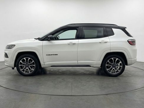 Used 2025 Jeep Compass Trailhawk AWD/4WD image 5