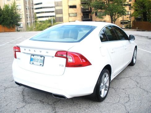 Used 2015 Volvo S60 T5 Premier image 9