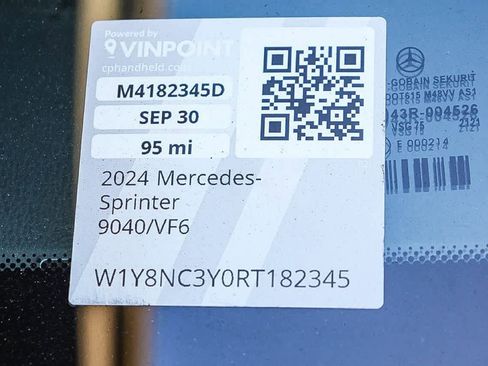 Used 2024 Mercedes-Benz Sprinter 3500 image 25