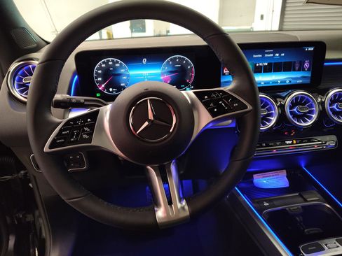 Used 2026 Mercedes-Benz GLB 250 image 16