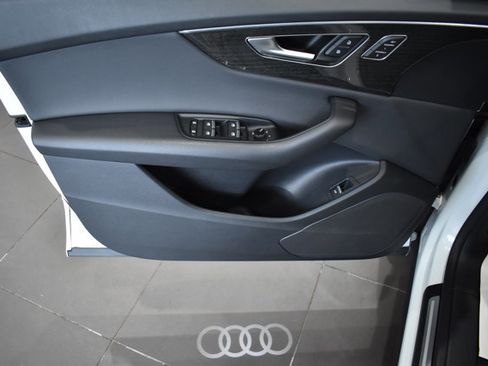 Used 2019 Audi Q8 Premium w/ Convenience Package AWD/4WD image 47