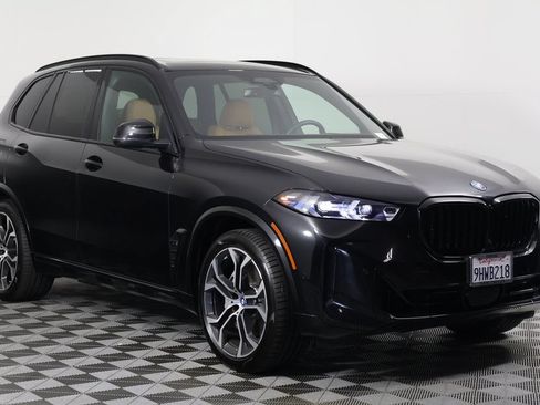 Certified 2024 BMW X5 xDrive50e w/ Premium Package AWD/4WD image 3