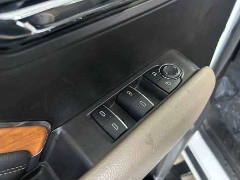 Used 2023 GMC Canyon Denali image 23