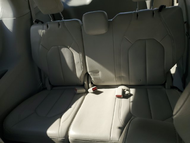 Used 2021 Chrysler Pacifica Touring-L FWD image 12
