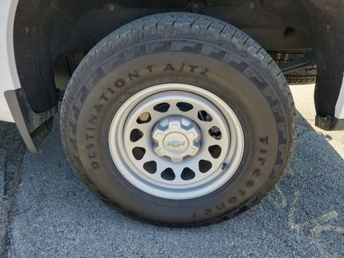 Used 2026 Chevrolet Silverado 1500 W/T w/ WT Value Package AWD/4WD image 23