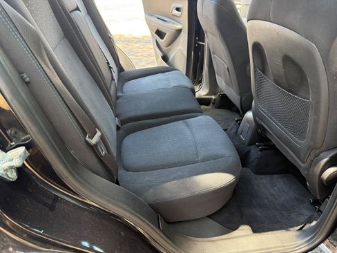 Used 2015 Chevrolet Trax LS FWD image 25