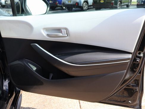 Used 2020 Toyota Corolla SE w/ SE Premium Package image 9