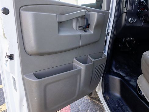 Used 2018 Chevrolet Express 3500 w/ Power Convenience Package image 16