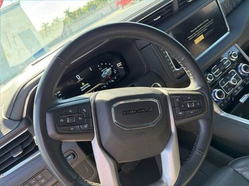 Used 2023 GMC Yukon Denali image 27