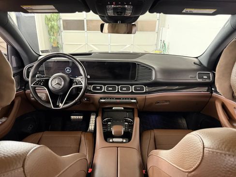 Used 2025 Mercedes-Benz GLS 450 4MATIC image 30