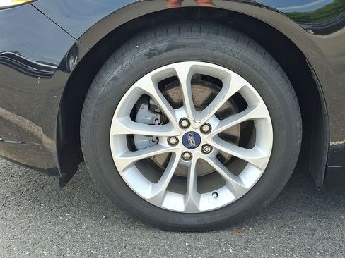 Used 2020 Ford Fusion SE FWD image 5