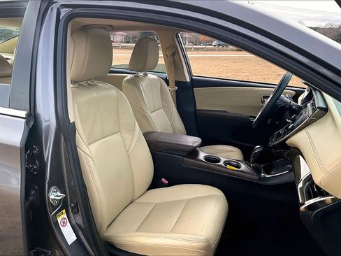 Used 2015 Toyota Avalon XLE image 8