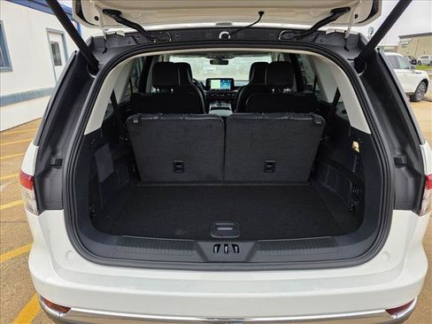 New 2025 Lincoln Aviator Reserve w/ Luxury Package AWD/4WD image 6