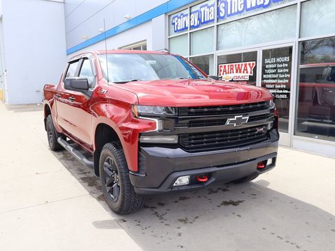 Used 2021 Chevrolet Silverado 1500 LT Trail Boss w/ Convenience Package II image 2