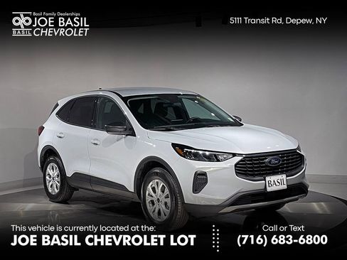 Used 2025 Ford Escape Active image 1