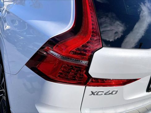 Used 2023 Volvo XC60 B5 Plus w/ Climate Package image 27