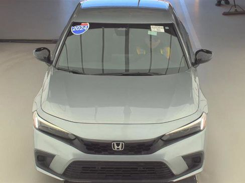 Used 2024 Honda Civic Sport image 3