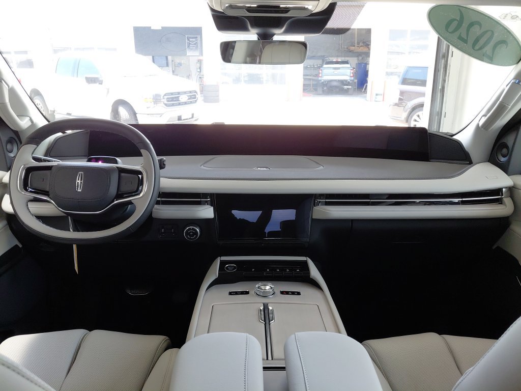 New 2026 Lincoln Navigator Premiere AWD/4WD image 23