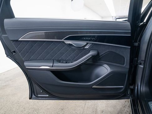 Used 2025 Audi S8 image 20