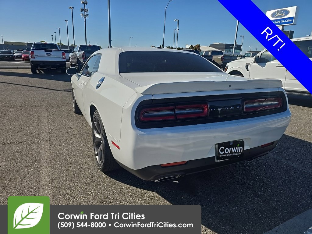 Used 2018 Dodge Challenger R/T RWD image 6