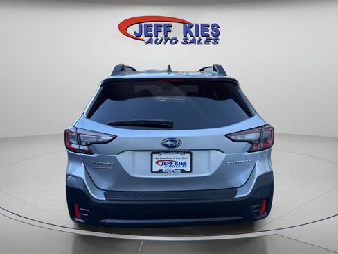 Used 2020 Subaru Outback Premium image 6